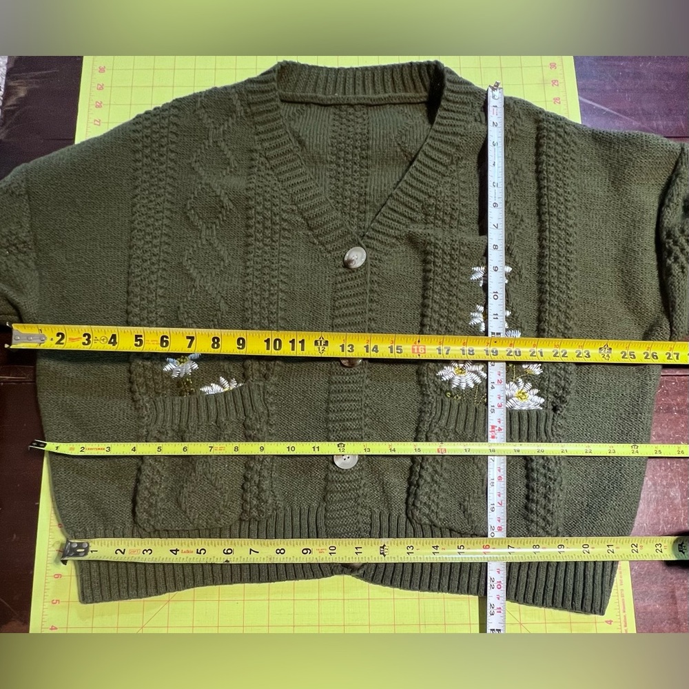 Wildflower Daisy earthy sweater cardigan cable knit button front floral‎ flowers - Picture 10 of 11